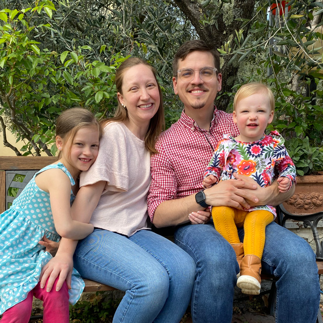 images/families/Kelley-Family.jpg#joomlaImage://local-images/families/Kelley-Family.jpg?width=650&height=650
